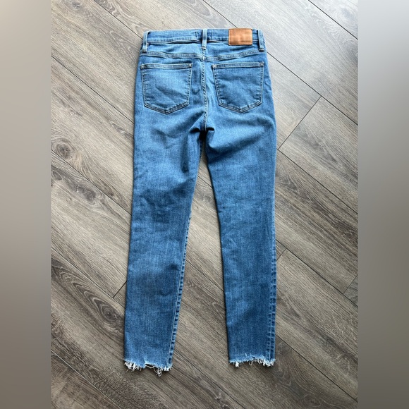 J. Crew 9” High Rise Toothpick Women's Skinny Jeans Raw Hem Size 26 Medium Wash - Picture 7 of 9